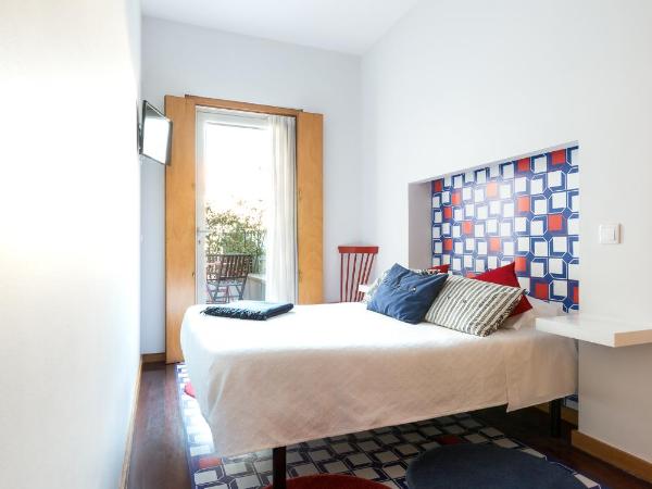 Pensao O Laranjeira : photo 1 de la chambre chambre double Économique avec balcon