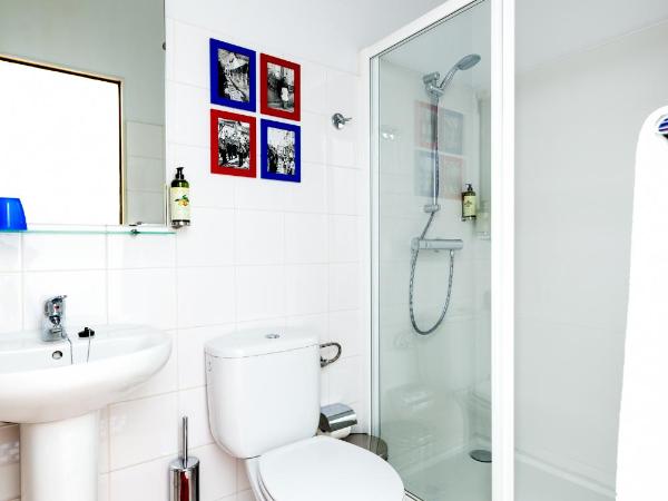 Pensao O Laranjeira : photo 6 de la chambre chambre double Économique avec balcon