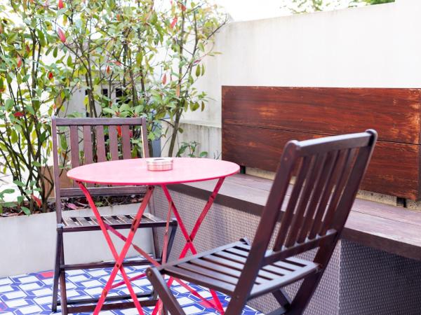 Pensao O Laranjeira : photo 5 de la chambre chambre double Économique avec balcon