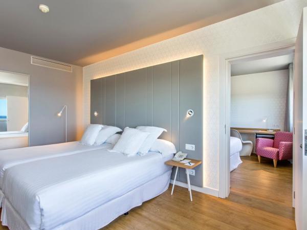 Occidental Atenea Mar - Adults Only : photo 3 de la chambre chambre familiale