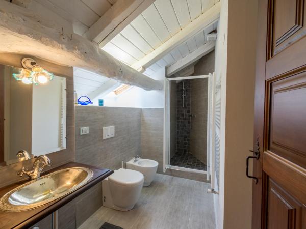 Quart de Lune B&B - Vintage Experience : photo 3 de la chambre chambre supérieure lit queen-size