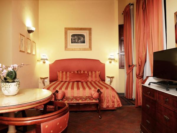 La Casa Del Garbo - Luxury Rooms & Suite : photo 4 de la chambre chambre double – vue sur cour