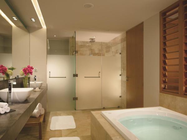 Dreams Playa Mujeres Golf & Spa Resort - All Inclusive : photo 3 de la chambre suite junior preferred club avec accès direct à la piscine - réservée aux adultes - vue sur océan
