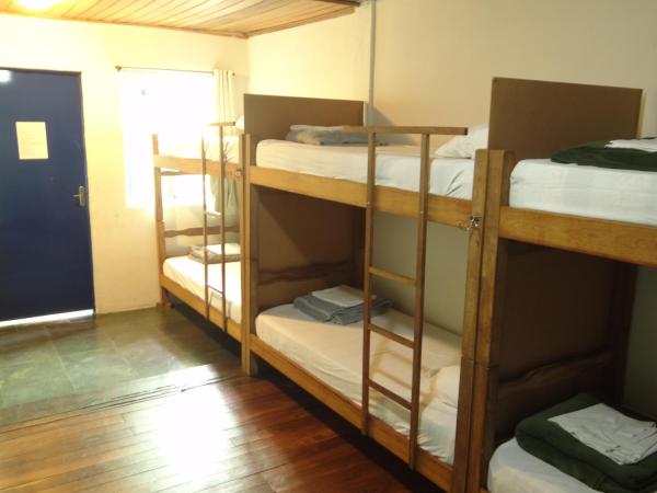 Da Orla Pampulha Hostel : photo 2 de la chambre lit dans dortoir mixte de 14 lits avec climatisation