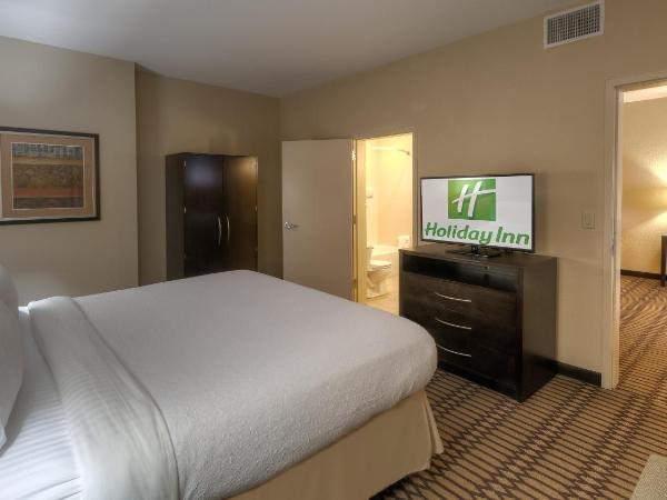 Holiday Inn North Quail Springs, an IHG Hotel : photo 1 de la chambre suite 1 chambre lit king-size avec canapé-lit