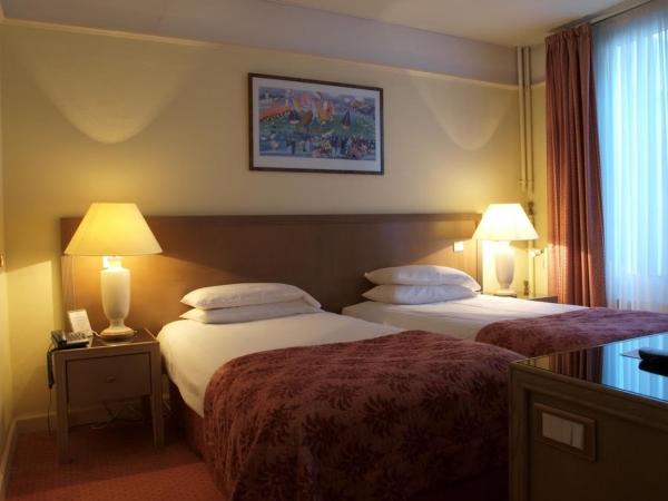 Hôtel Bristol : photo 2 de la chambre chambre lits jumeaux Économique