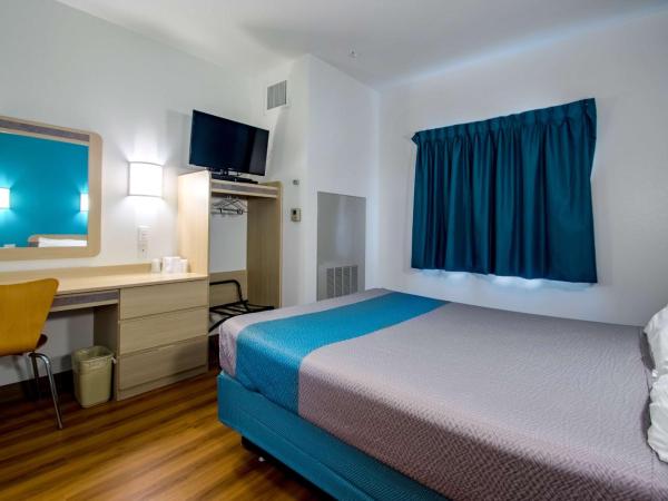 Motel 6-Portland, OR - I-5 : photo 2 de la chambre chambre lit queen-size - non-fumeurs