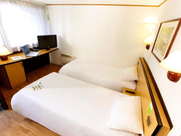Campanile Saintes : photo 8 de la chambre chambre lits jumeaux avec 2 lits simples