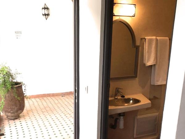 The Central House Marrakech Medina : photo 5 de la chambre chambre double Économique