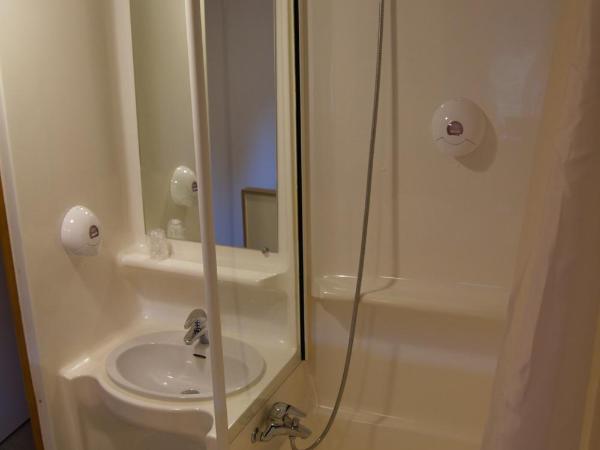 Quick Palace Vannes : photo 6 de la chambre chambre double