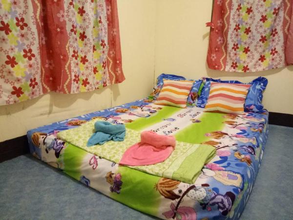 Baanchaokoh Homestay : photo 4 de la chambre petite chambre double