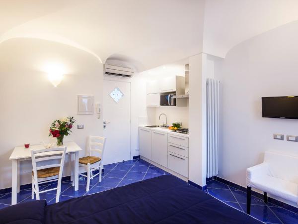 Ischia Blu Resort : photo 1 de la chambre studio avec patio