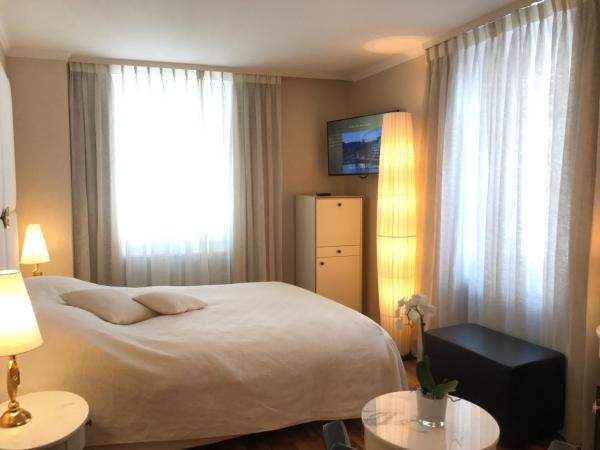 Hotel des Balances : photo 4 de la chambre chambre lit queen-size - vue sur ville (1 adulte)