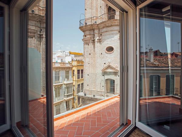 Málaga Premium Hotel : photo 6 de la chambre chambre double ou lits jumeaux supérieure avec balcon 