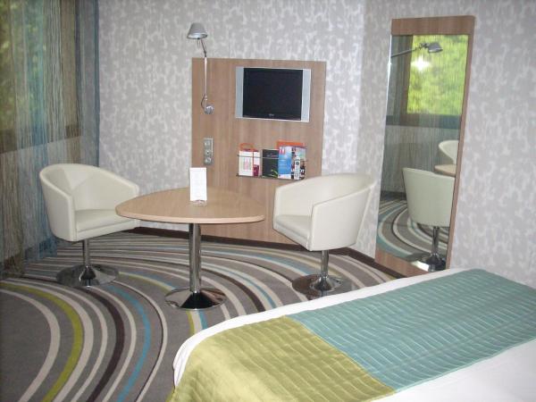 Mercure Angers Centre de Congrès : photo 1 de la chambre chambre double supérieure avec 1 lit double côté jardin