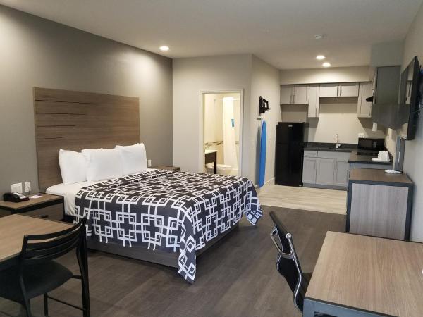 Palace Inn Blue Tomball Parkway : photo 2 de la chambre studio lit king-size