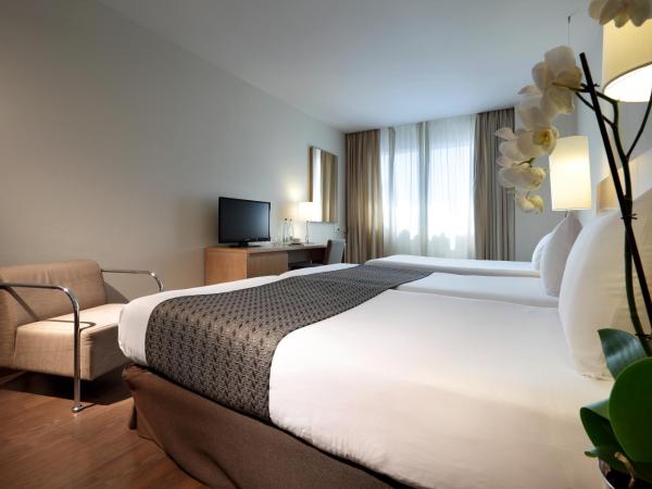 Eurostars Lucentum : photo 2 de la chambre chambre lits jumeaux avec lit d’appoint - 301