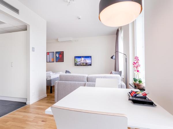 ApartDirect Älvsjö : photo 9 de la chambre studio supérieur avec canapé-lit