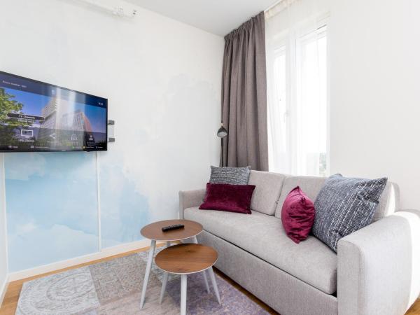 ApartDirect Älvsjö : photo 6 de la chambre studio supérieur avec canapé-lit