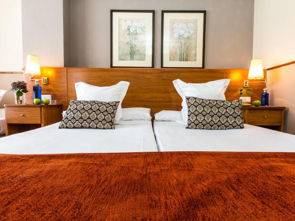 Leonardo Hotel Granada : photo 3 de la chambre chambre triple confort