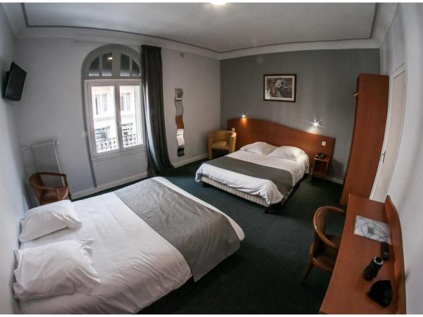 Hôtel Gambetta : photo 1 de la chambre chambre quadruple avec 2 lits doubles