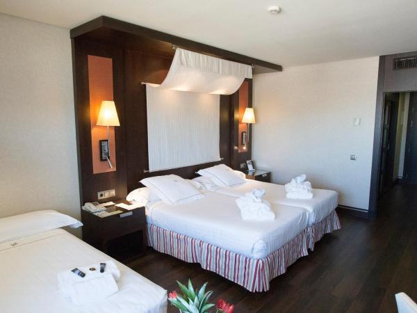 Hotel Cordoba Center : photo 3 de la chambre chambre lits jumeaux avec lit d’appoint - 301