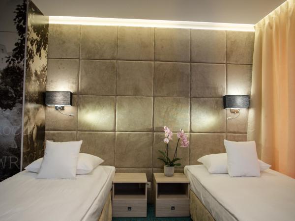 Citi Hotel's Wrocław : photo 4 de la chambre chambre lits jumeaux
