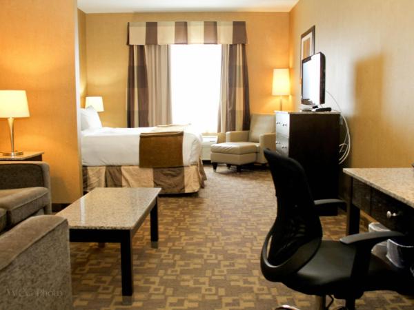 Best Western Plus South Edmonton Inn & Suites : photo 1 de la chambre chambre lit king-size