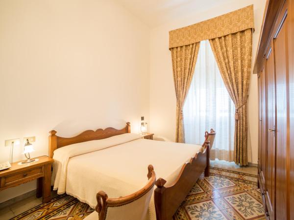 Hotel AeR BJ Vittoria : photo 8 de la chambre chambre double avec balcon - vue sur mer