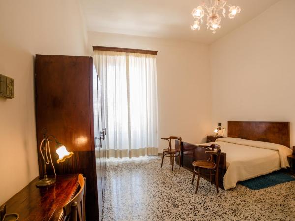Hotel AeR BJ Vittoria : photo 3 de la chambre chambre double avec balcon