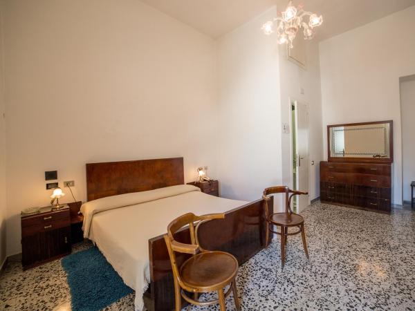 Hotel AeR BJ Vittoria : photo 2 de la chambre chambre double avec balcon