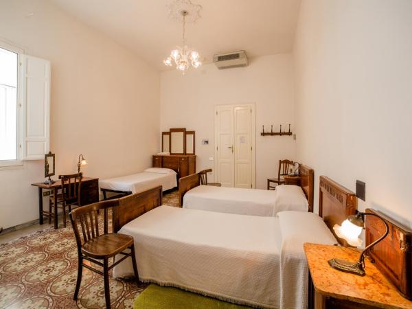 Hotel AeR BJ Vittoria : photo 2 de la chambre chambre triple