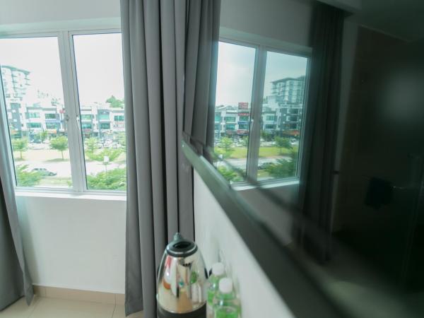 1 Hotel Mahkota Cheras : photo 2 de la chambre chambre lit king-size deluxe