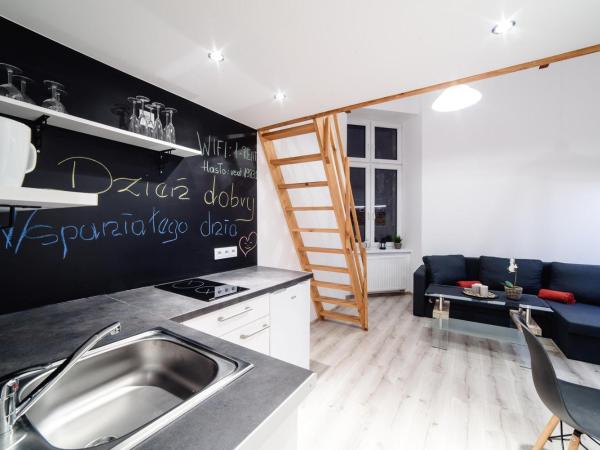 2 Nights Apartments - great location, right next to Main Rail and Bus Station, 10 min to Main Square by foot : photo 3 de la chambre appartement en duplex