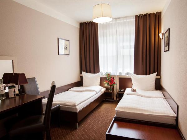Hotel Diament Spodek : photo 1 de la chambre chambre lits jumeaux standard