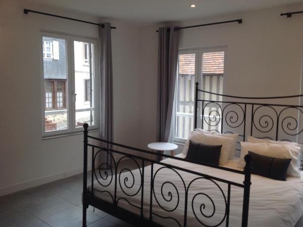 B&B Le Fond de la Cour : photo 10 de la chambre suite familiale