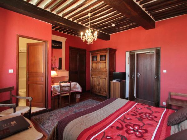 Hostellerie Le Beffroi : photo 4 de la chambre chambre double ou lits jumeaux avec douche