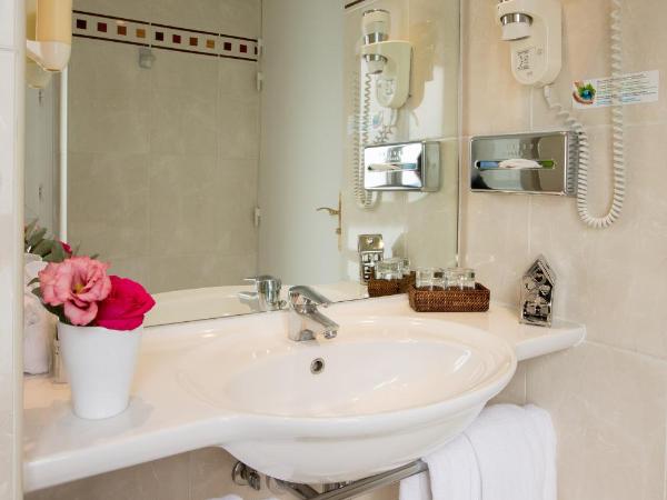 Hotel Elysees Opera : photo 6 de la chambre 2 chambres doubles adjacentes