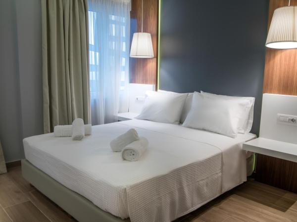 AD Athens Luxury Rooms & Suites : photo 2 de la chambre chambre double deluxe (2 adultes + 1 enfant)