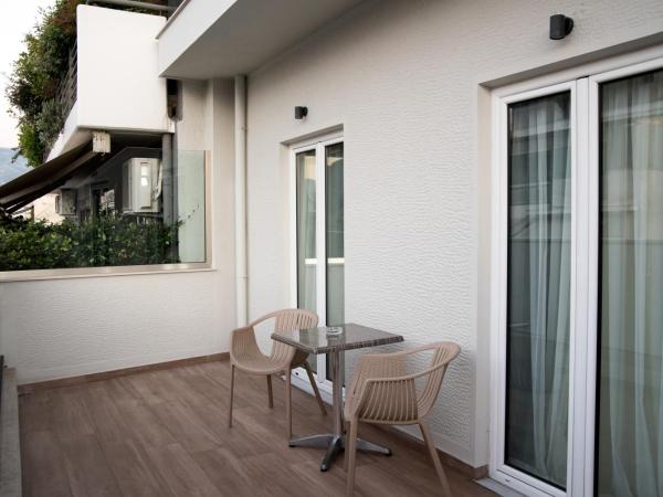 AD Athens Luxury Rooms & Suites : photo 3 de la chambre suite junior avec terrasse