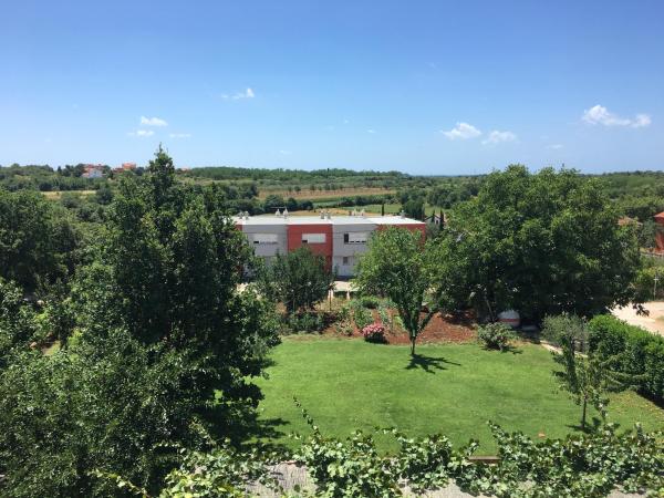 Vera Bed and Breakfast : photo 1 de la chambre chambre quadruple avec balcon commun