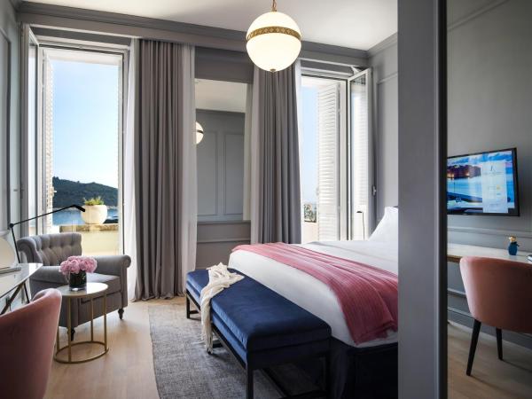 Hotel Excelsior : photo 3 de la chambre chambre double deluxe dans villa odak avec terrasse - vue sur mer