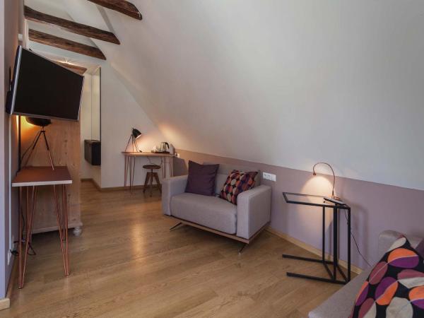 Bed and Breakfast am Schillerplatz : photo 7 de la chambre chambre familiale