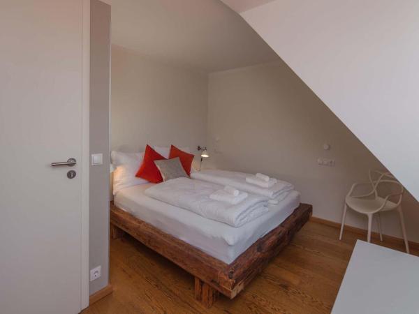 Bed and Breakfast am Schillerplatz : photo 1 de la chambre chambre double