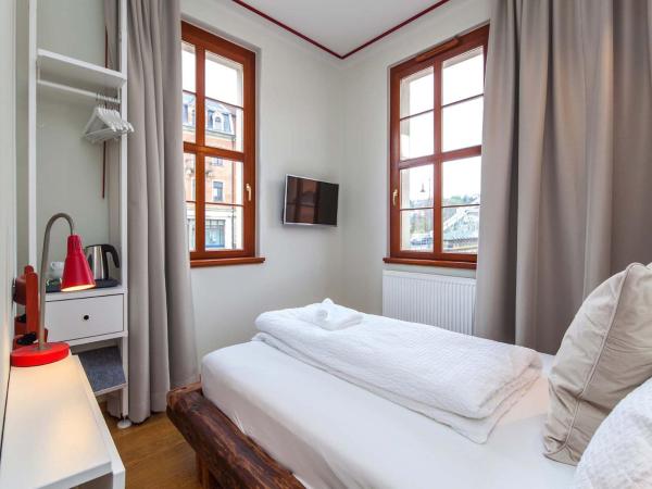 Bed and Breakfast am Schillerplatz : photo 10 de la chambre petite chambre double