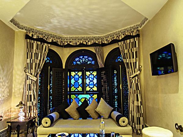 Palais Ommeyad Suites & Spa : photo 4 de la chambre suite senior avec bain à remous