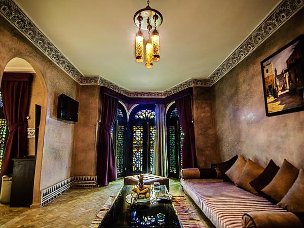 Palais Ommeyad Suites & Spa : photo 6 de la chambre suite senior avec bain à remous