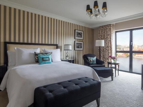 Four Seasons Hotel Prague : photo 3 de la chambre chambre premier - vue sur rivière
