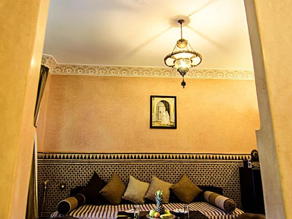 Palais Ommeyad Suites & Spa : photo 7 de la chambre suite senior avec bain à remous