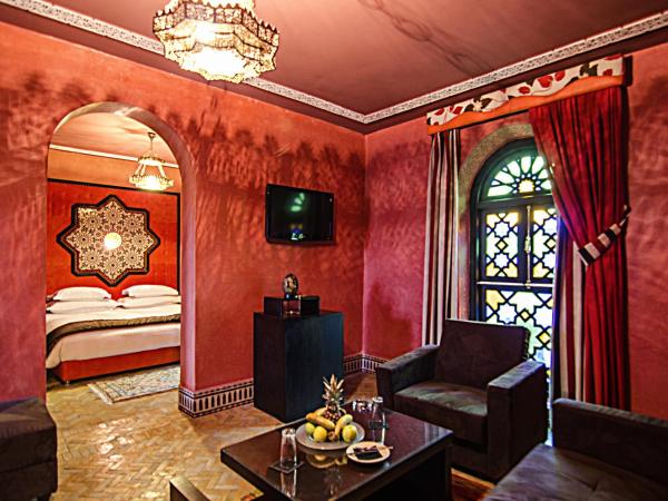 Palais Ommeyad Suites & Spa : photo 8 de la chambre suite senior avec bain à remous